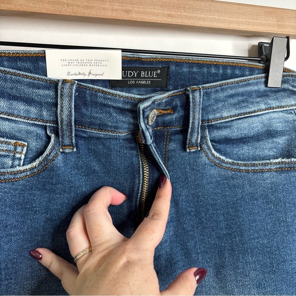 JUDY BLUE MID RISE DESTROY FRAY HEM SHORTS NWT size Small - Picture 4 of 12